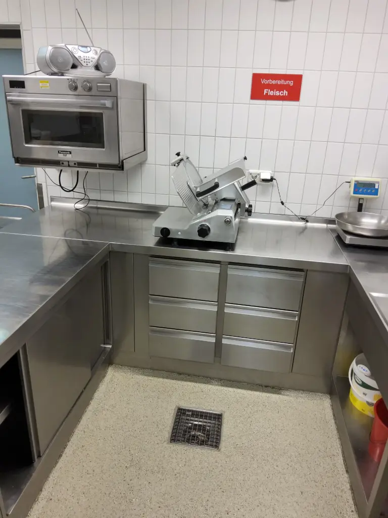 Stellage Großküche mit Laden