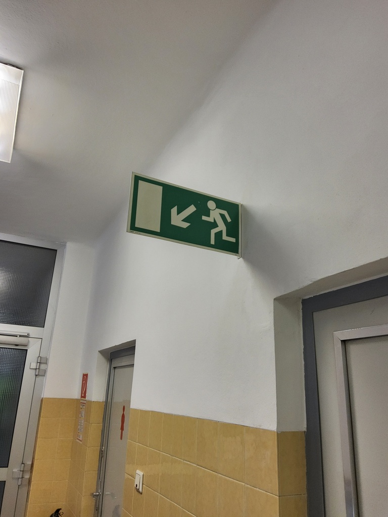 Fluchtwegsbeschilderung