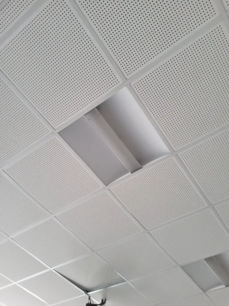 Raster-Einbauleuchte quadratisch