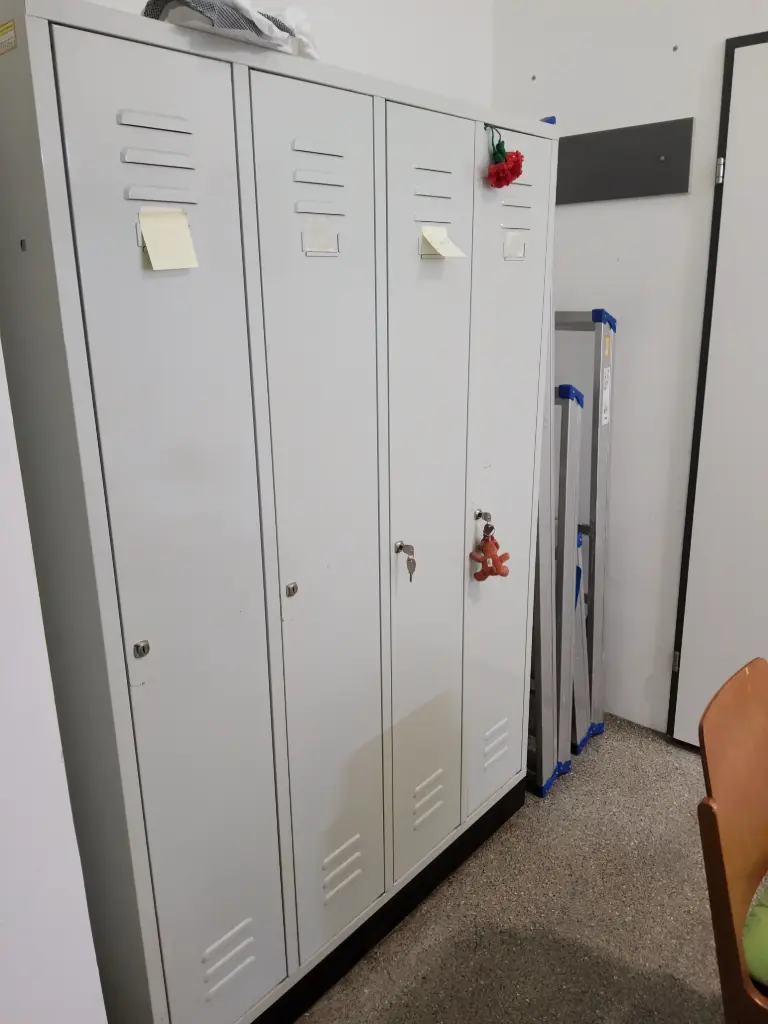 Spind viertürig, 123x50x180