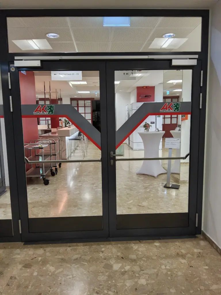 Doppelflügeltüre Alu/Glas mit Panikfunktion, 230x220, rechts 