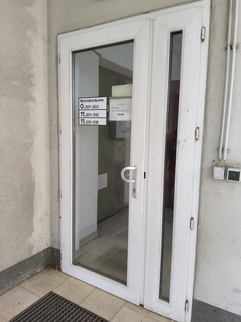 Außentüre weiß Alu mit Verglasung