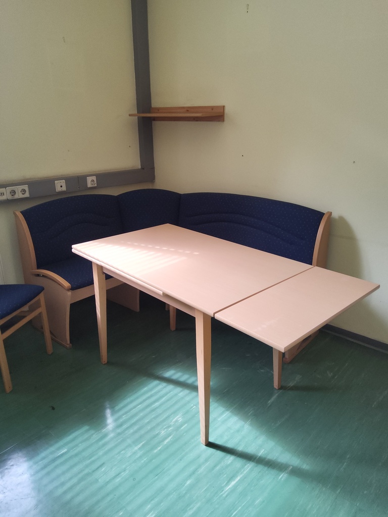 Ausziehbarer Tisch (110 ohne Auszug)