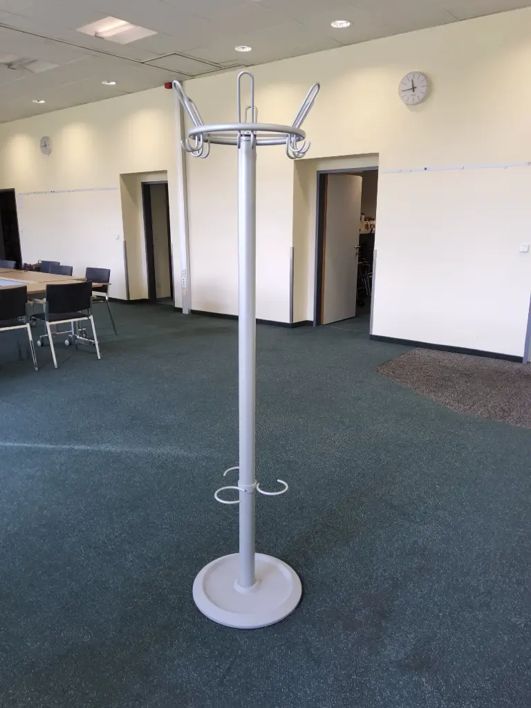 Garderobe Metall grau