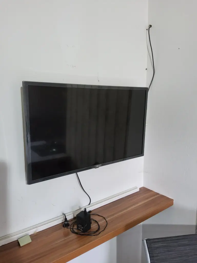 Bildschirm LG 32"