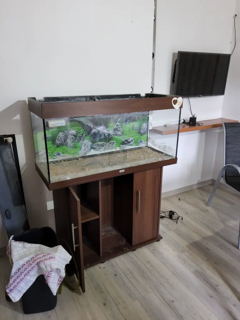 Aquarium Juwel mit Unterschrank