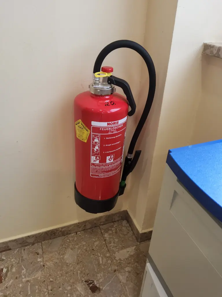Feuerlöscher Noris, 9l Schaum