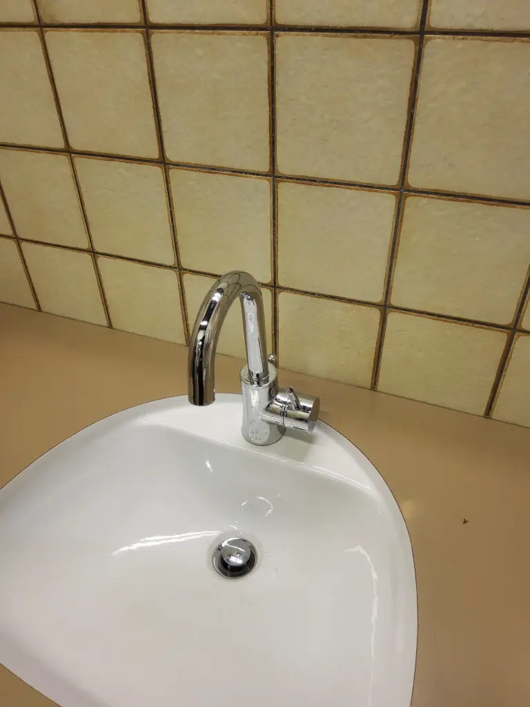 Waschtischarmatur Grohe, bogenförmig