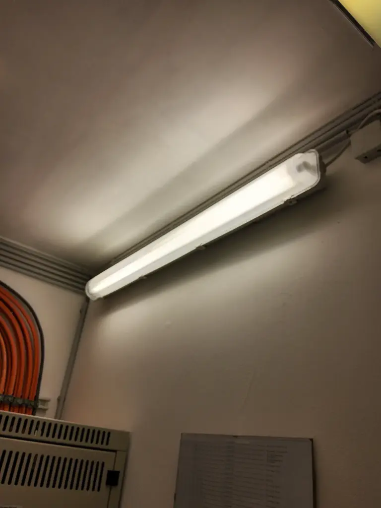 Feuchtraumleuchte 125cm