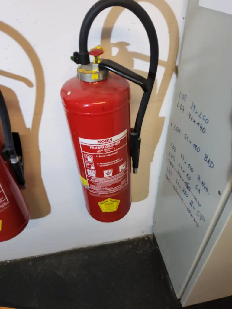 Feuerlöscher Noris, 12kg ABC Pulver 