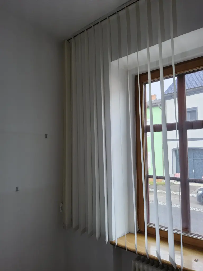 Lamellenvorhangweiß 235