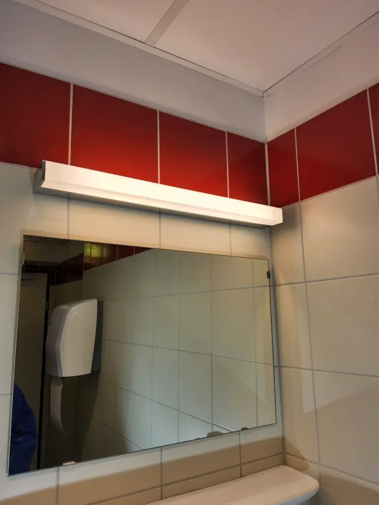 Wandleuchte Nassraum, 58cm