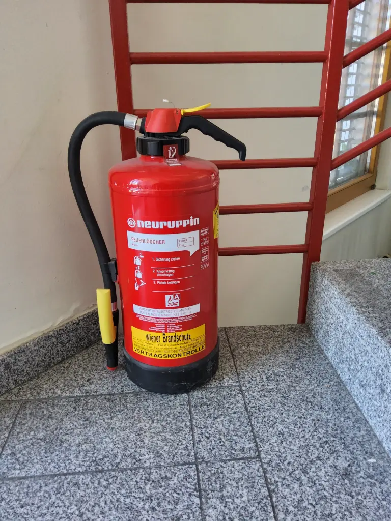 Feuerlöscher Neuruppin 9l