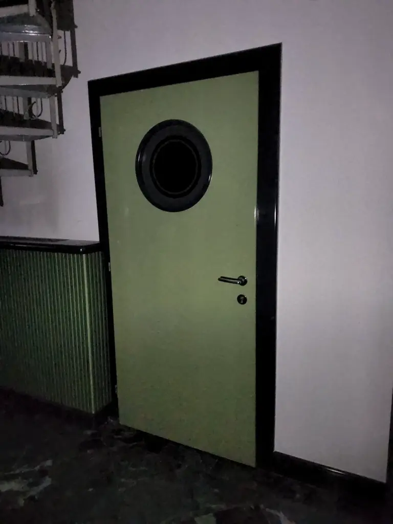 Tür grün Bullauge 90x193