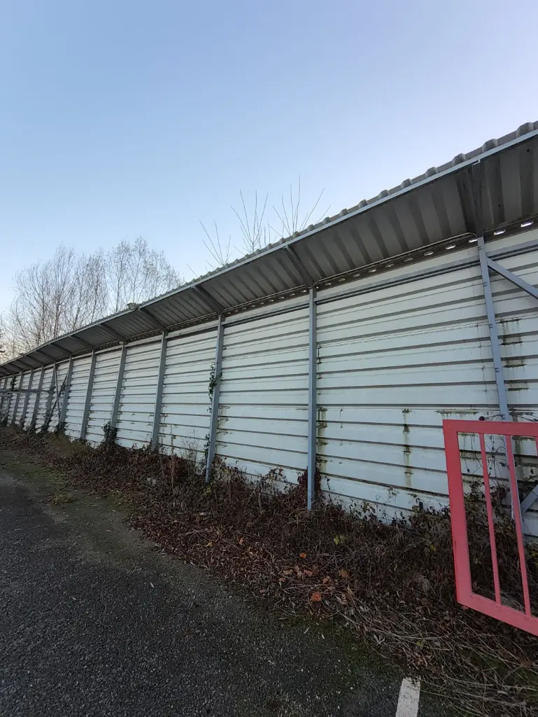 Überdachter Lagerplatz, Trapezblech