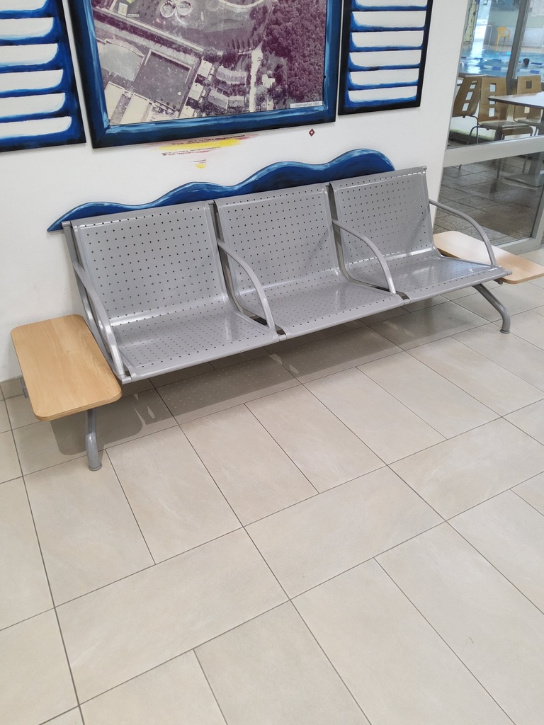 Sitzbänke Indoor, Metall mit Holztisch