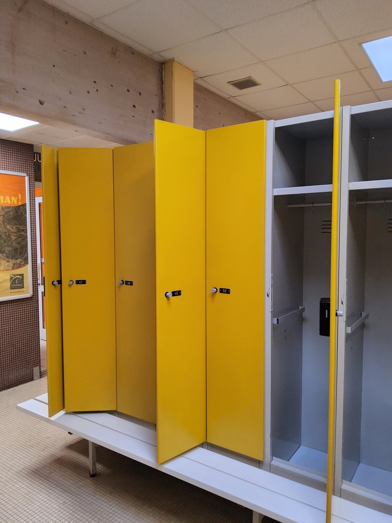  3er Spind, Garderobe - Schließsystem "Ojmar"