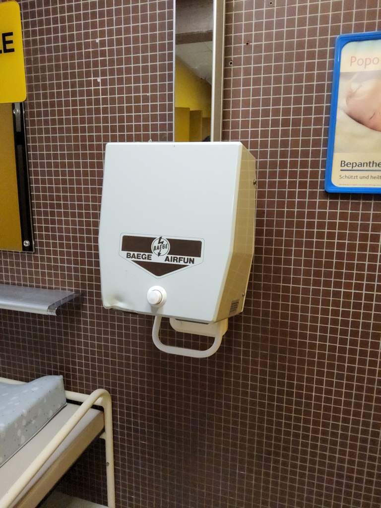 Föhn Schwimmbad Wandmontage