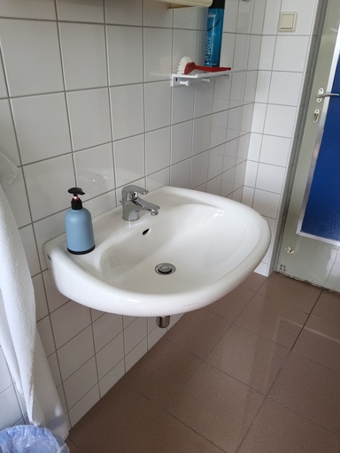 [JOERG-00280] Waschbecken inkl. Armatur 65x49