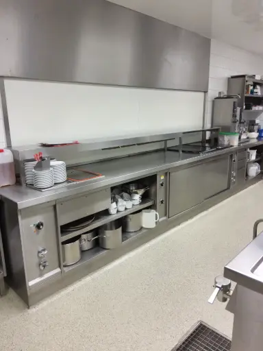 [OMAK] Essensausgabe Großküche mit Warmhalteelementen