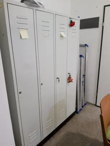 [OMAK] Spind viertürig, 123x50x180