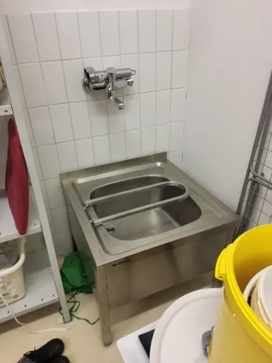 [OMAK] Ausgusswaschbecken Edelstahl, mit Armatur 