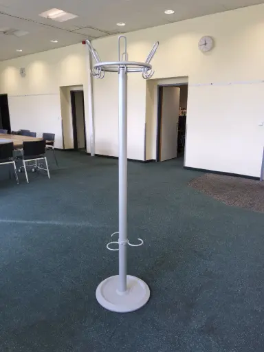 [OMAK] Garderobe Metall grau