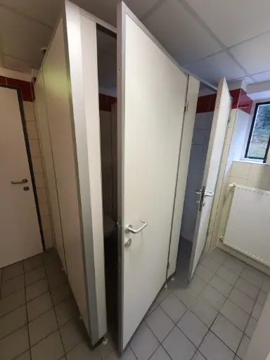 [OMAK] Sanitärkabine mit 2 Abteilen