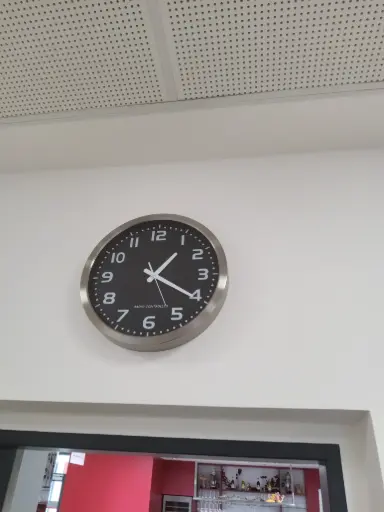 [OMAK] Wanduhr schwarz