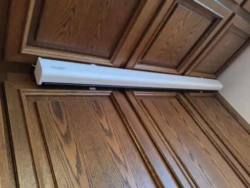 [OMAK] Elektrische Leinwand, 190cm