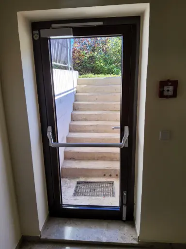 [OMAK] Außentüre mit Panikfunktion, 95x200 braun