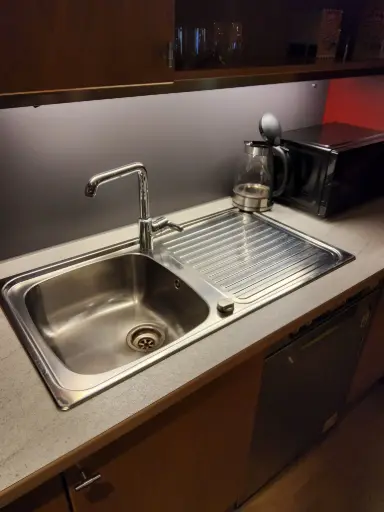 [OMAK] Spüle mit Hansa Armatur