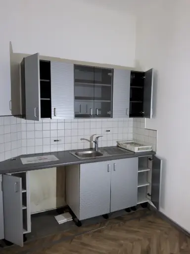 [LOOSD] Einbauküche silbergrau, Höhe Schrank ohne Stützen