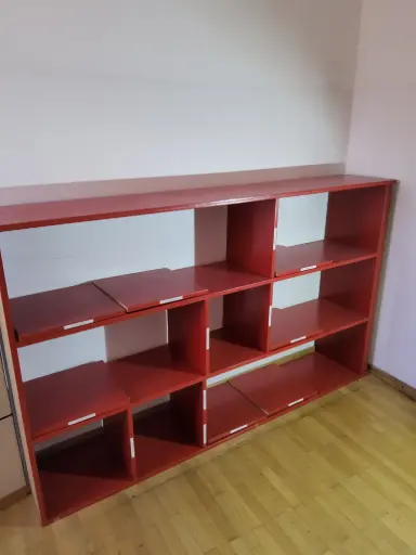 [LOOSD] Bücherregal rot, liegt seitlich