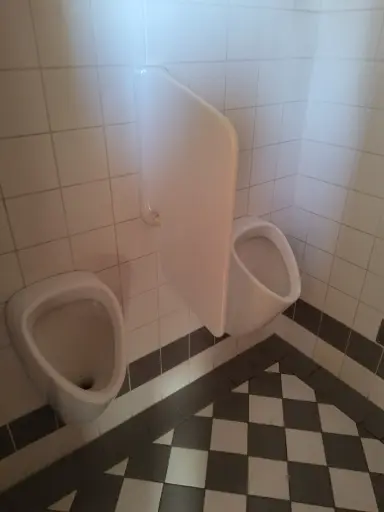 [LOOSD] 2 Urinale m Trennwand