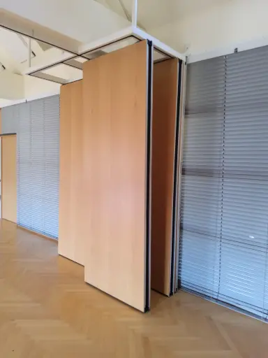 [LOOSD] Mobile Schiebetrennwand System Coar von Bauelemente Steurer