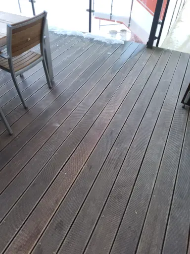 Terassendielen witterungsgeschützt, guter Zustand