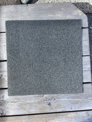 Teppichfliese grau, bereits demontiert